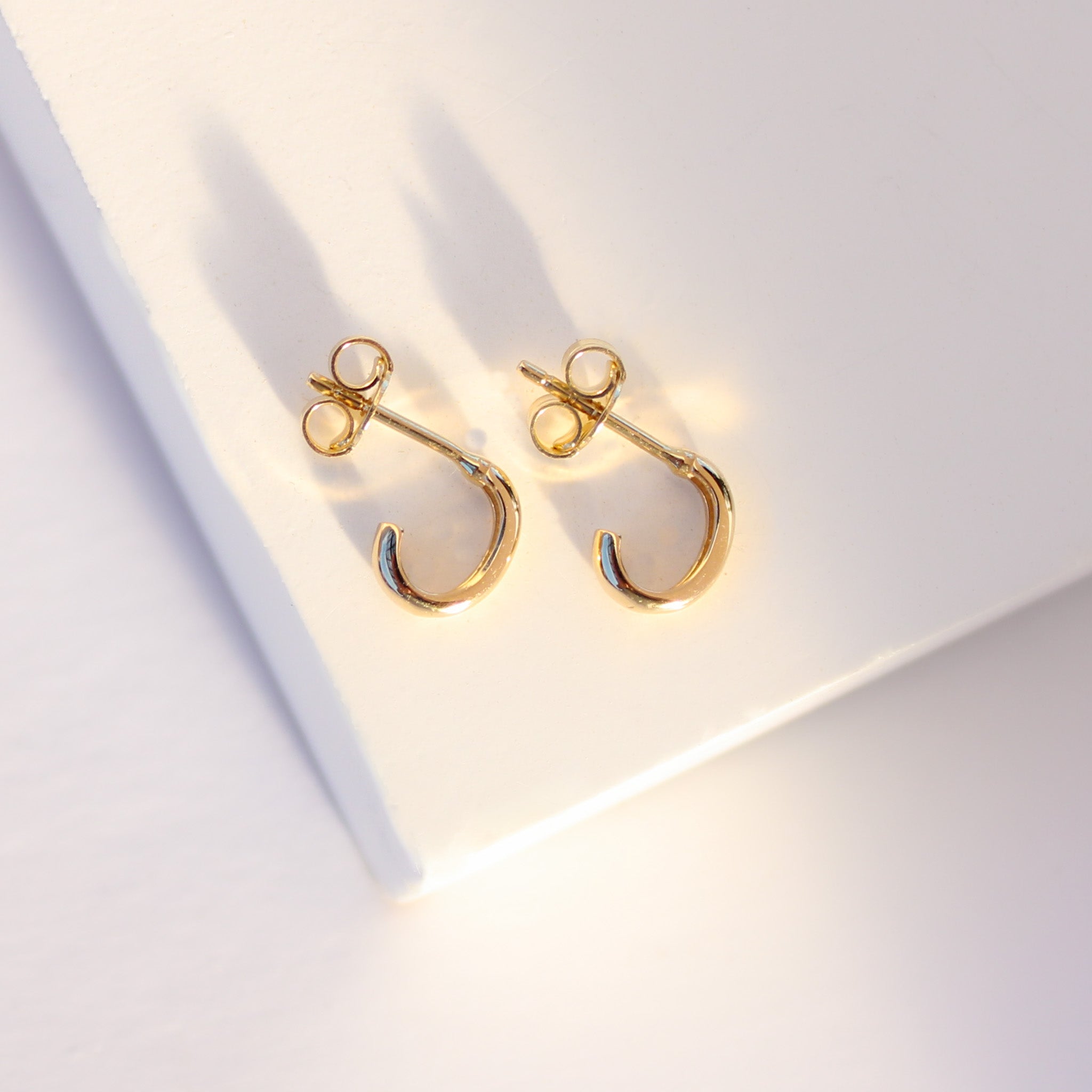 14K Solid Yellow Gold Oval Open Hoops Earrings